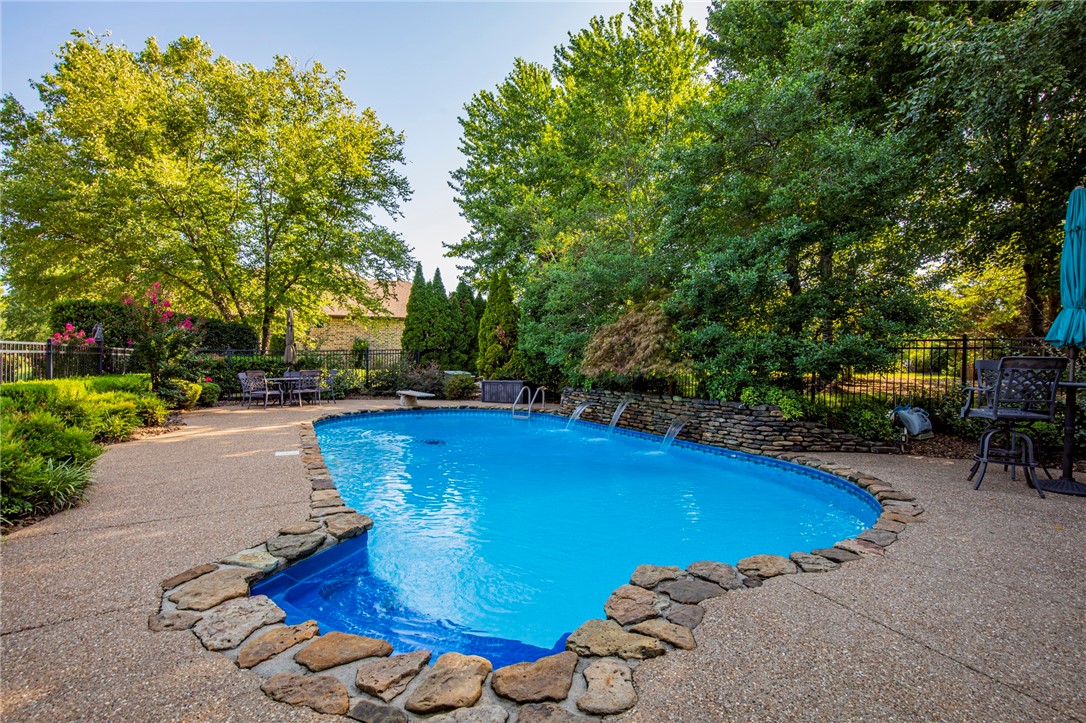 Pinnacle Sub Ph 1, The Rogers - Residential