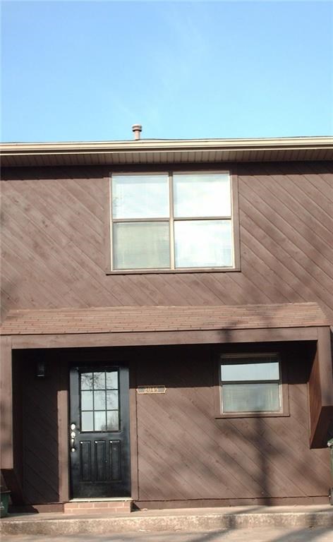 Nice townhome in East Fayetteville featuring 2 bedrooms 1.5 bathrooms, large living room with wood burning fireplace and laminate wood floors, carpets in bedrooms, big back yard, nice back patio for entertaining, large bedrooms, and all appliances.