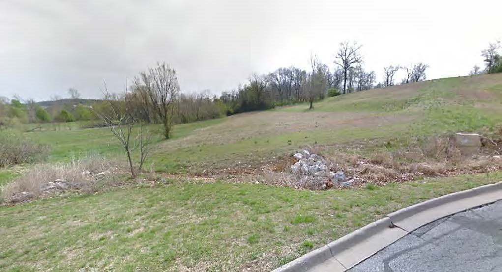 Vantage Square - Commercial Sale