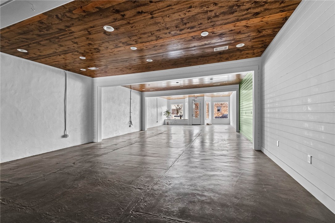 Lincoln Original - Commercial Lease