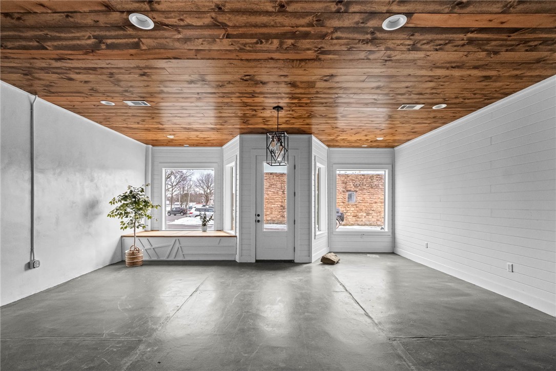 Lincoln Original - Commercial Lease