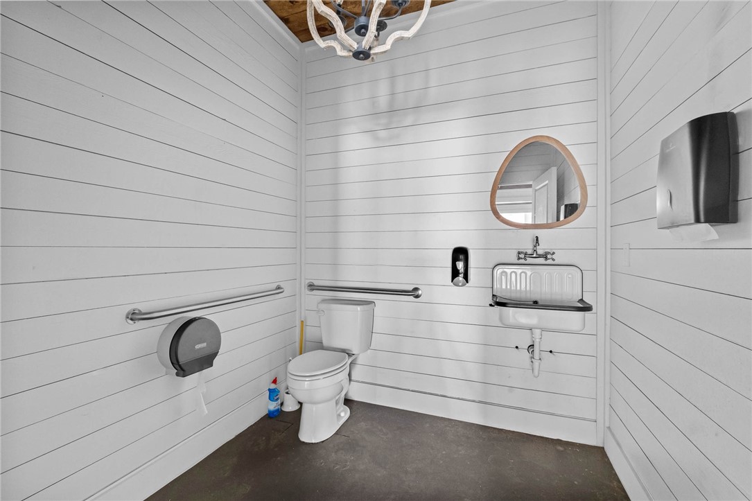 Lincoln Original - Commercial Lease