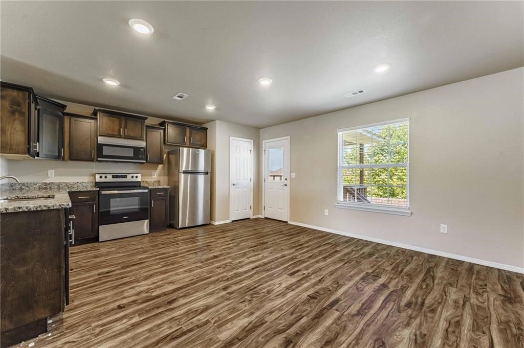 Sunset Ridge Sub Ph 2B & Ph 4 Gentry - Residential Lease