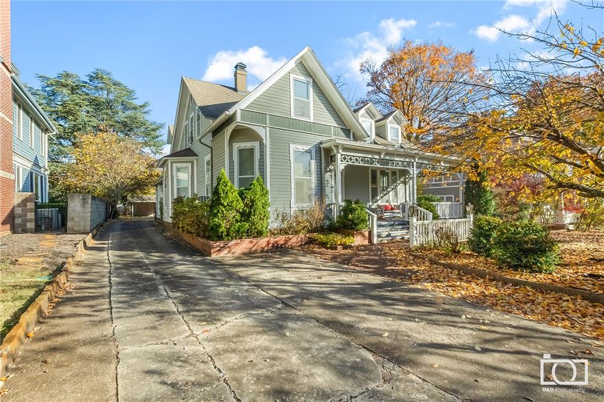 Beautiful 5 bedroom home located in the heart of Fayetteville! This spacious home features a large back yard, front porch, great floor plan, 5 full bathrooms, and wonderful bones. Extremely estately home on a large lot close to everything! Largest lot on the block! Schedule your private showing today! Welcome home!