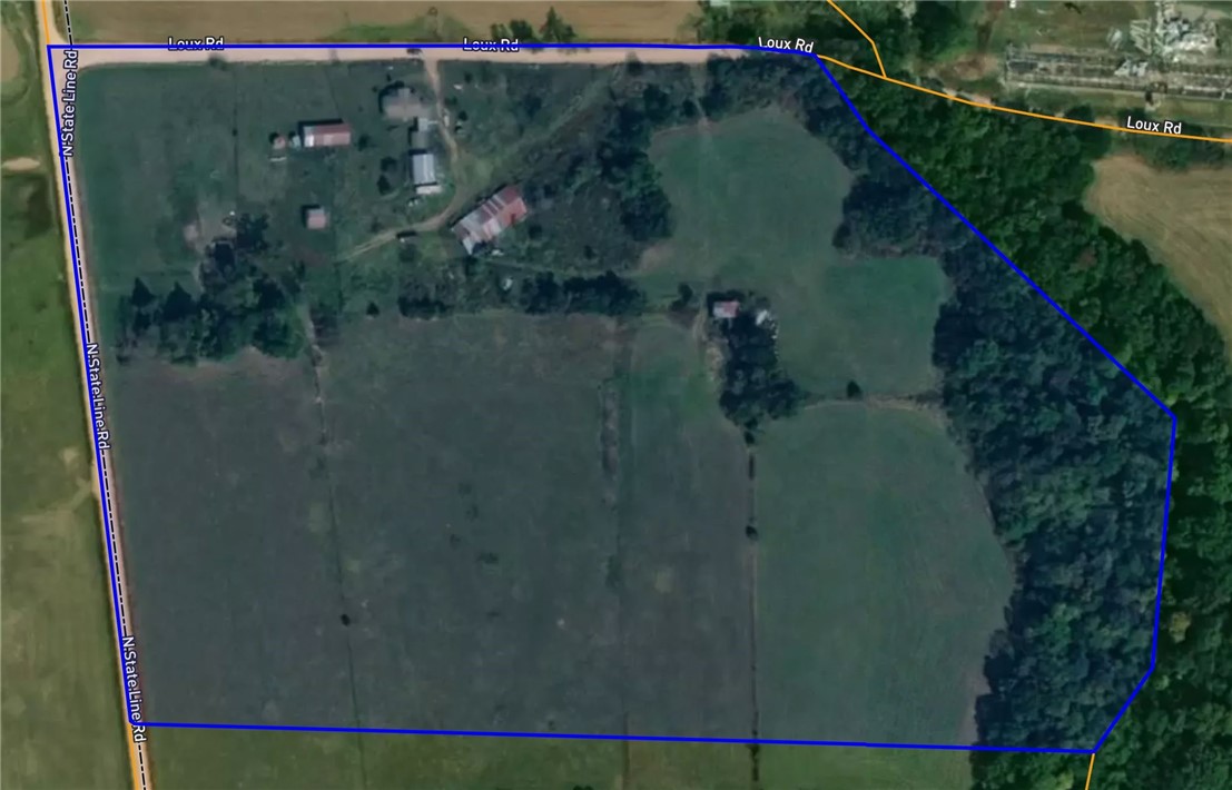 Welcome To Your Next Home...With Land! Dream Big With This Country Home Situated On Just Over 31 Acres With Shop And Out Buildings. Private Peaceful Location, But Still Convenient To Town. Property Has Many Possibilities, So Bring Your Vision And Make It Yours! Three Wells On The Property, One With A Depth Of 1000 Feet! Gravette Schools.