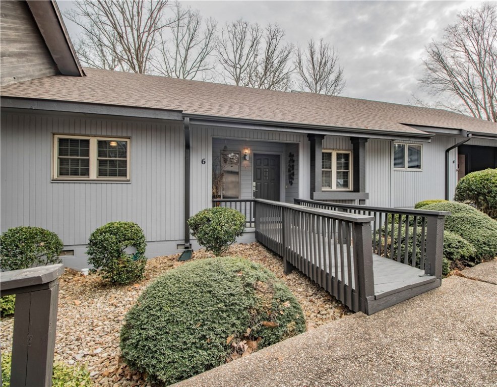 Melanie Courts Bvv - Residential