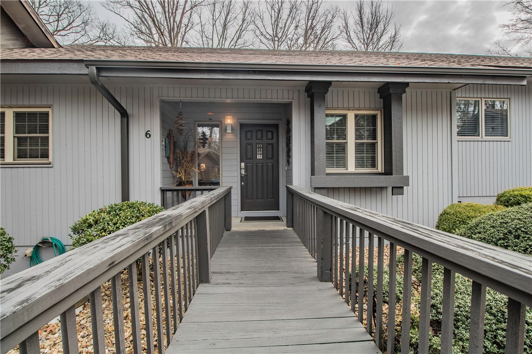Melanie Courts Bvv - Residential