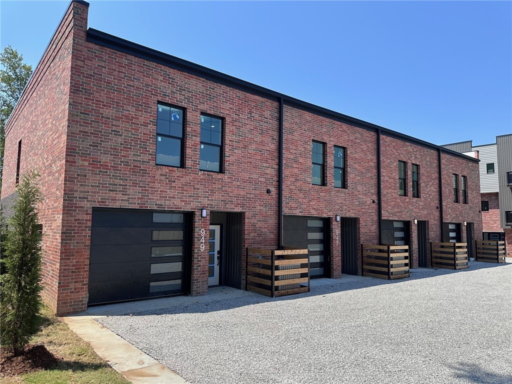 B & W Heights - Residential Lease