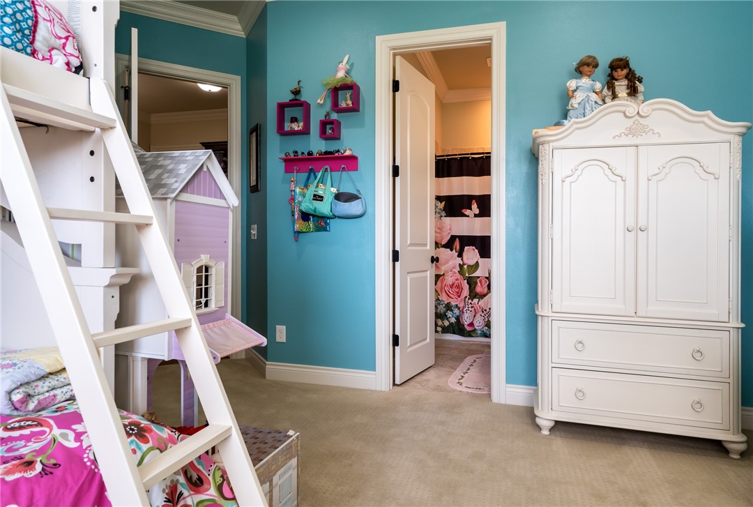 Oak Tree - Residential