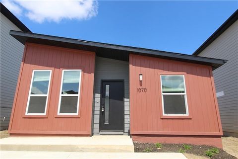 Photo of 1070 Ventnor Avenue, Centerton, AR 72719 (MLS # 1315108) Photo of 1070 Ventnor Avenue, Centerton, AR 72719 (MLS # 1315108)
