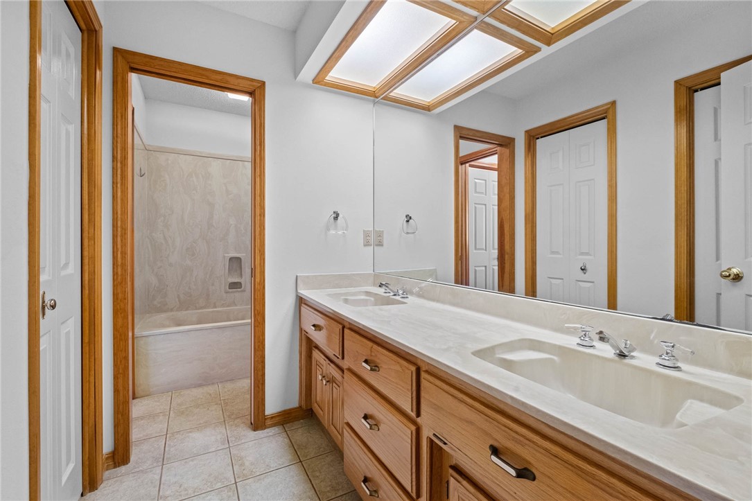 Windsor Place Sub Rogers - Residential