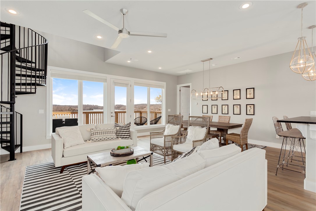 Shady Cove Sub - Residential