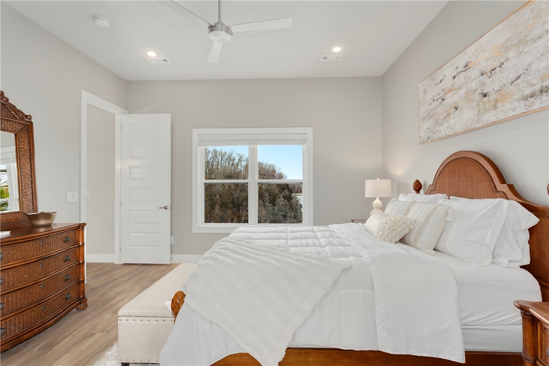 Shady Cove Sub - Residential