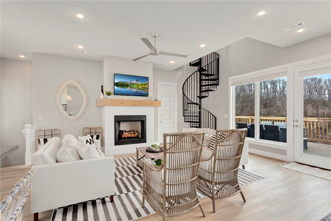 Shady Cove Sub - Residential