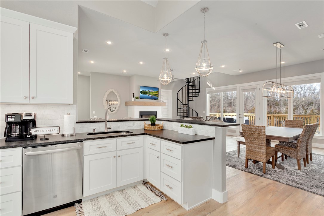 Shady Cove Sub - Residential