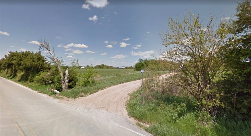 Calling all developers! Come grab some prime residential land in Rogers. These 48 acres are in a perfect location for families wanted to be close enough to the city while having the quiet sounds of nature at night.
The first 38 acres have already been mapped out. As one of the fastest growing areas in the country Northwest Arkansas needs a developer to create this thriving community.