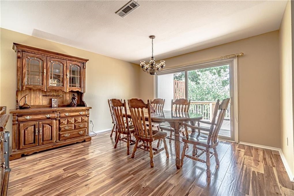 Drake Courts - Residential Lease