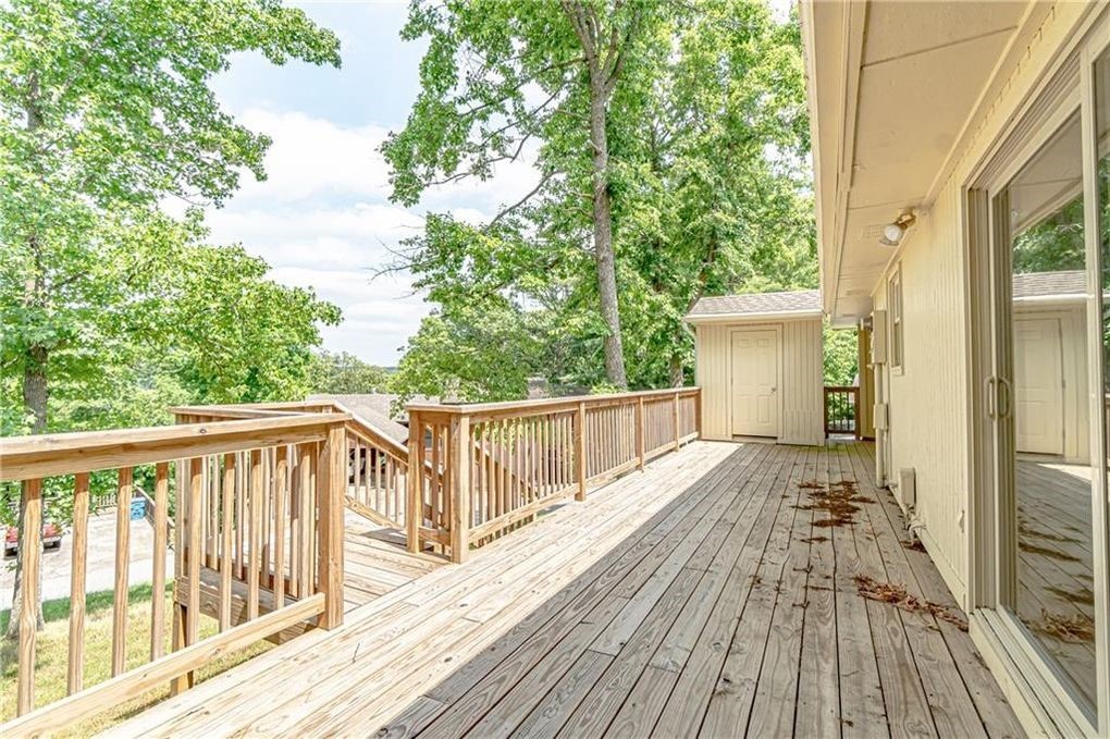 Drake Courts - Residential Lease