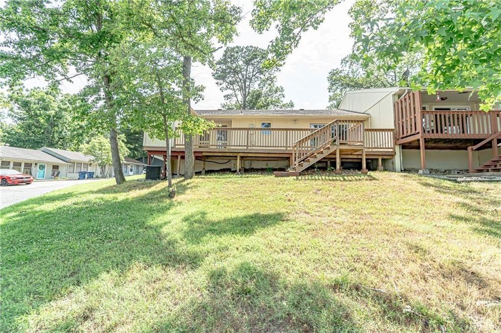 Drake Courts - Residential Lease