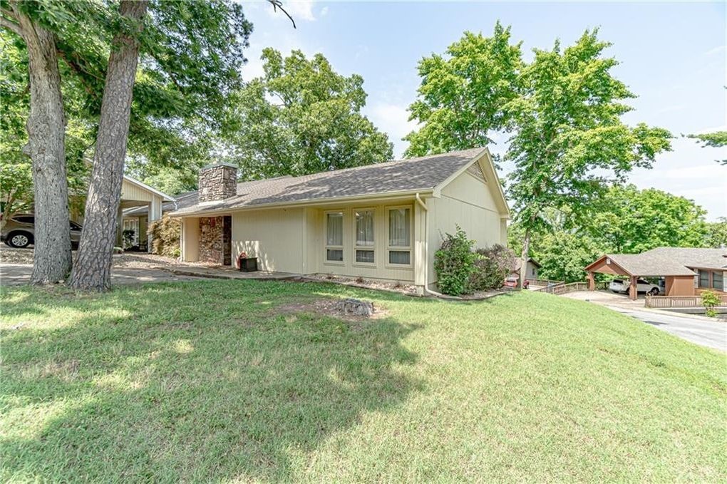 Drake Courts - Residential Lease