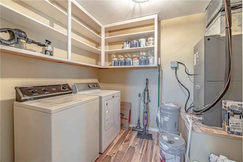 Drake Courts - Residential Lease