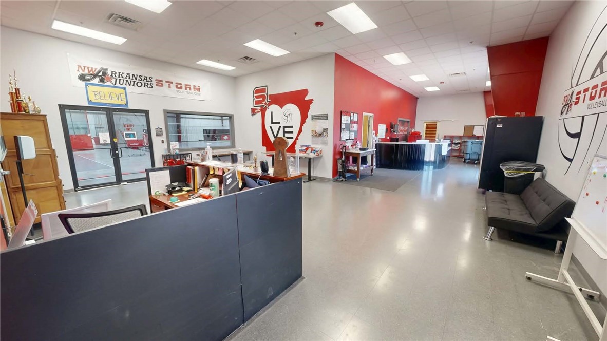 Springdale Outlots - Commercial Lease