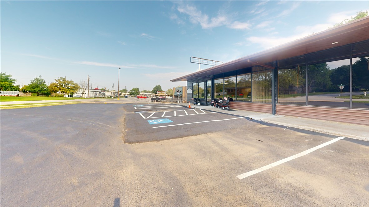 College Market Add - Commercial Lease