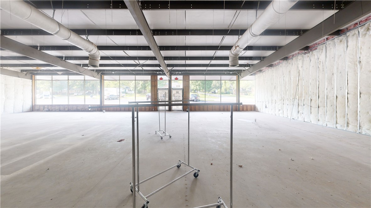 College Market Add - Commercial Lease