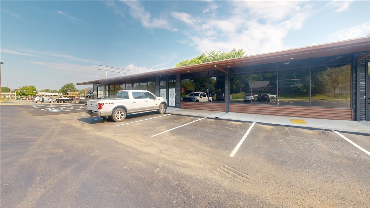 College Market Add - Commercial Lease