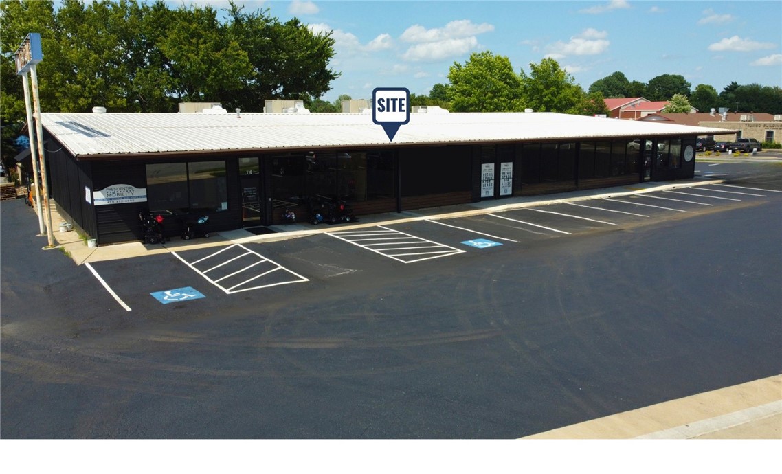Last space available! Nearby to many retailers and restaurants. Within close proximity to Interstate 49. Located in the heart of Fayetteville.