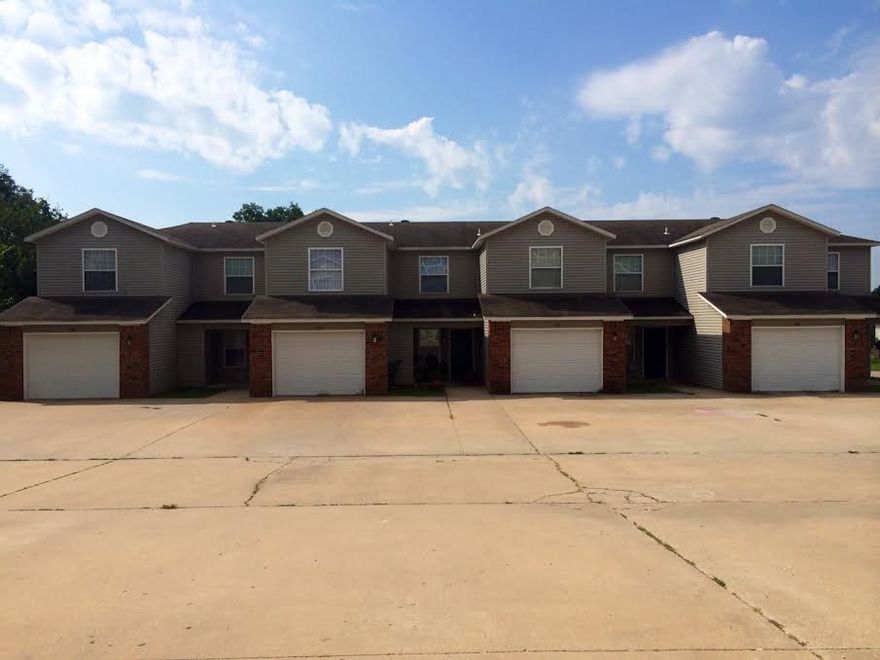Affordable small town living in a well established neighborhood. 3 Bed 2.5 Bath, approx 1344 sq ft open floor plan. Comes with Fridge, Stove, OTR Microwave and Dishwasher. Water, Sewer and Trash Included in Rent, Tenant Pays Electric. Walking distance to Post Office and Pop Allum Park. **Pictures may not be of exact unit**