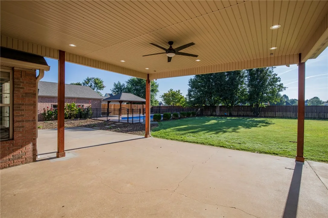 Elm Springs, Arkansas 72762, United States, 4 Bedrooms Bedrooms, ,4 BathroomsBathrooms,Residential,Active,205045