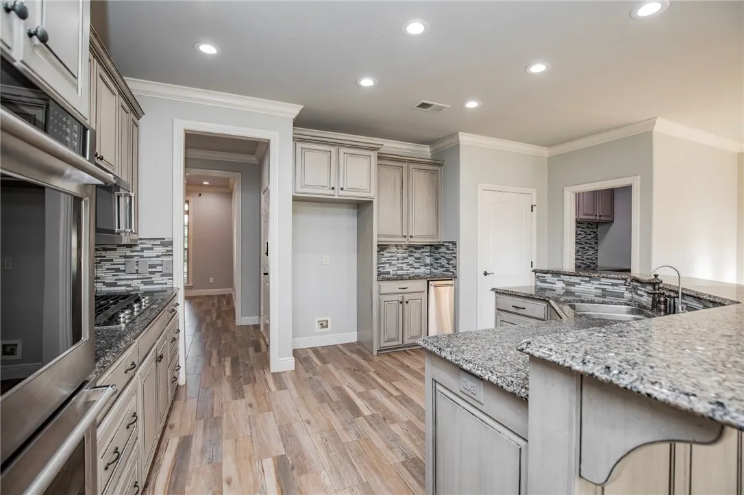 Elm Springs, Arkansas 72762, United States, 4 Bedrooms Bedrooms, ,4 BathroomsBathrooms,Residential,Active,205045