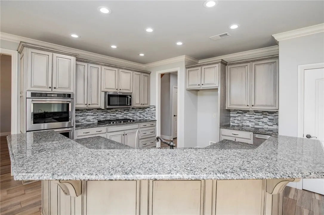 Elm Springs, Arkansas 72762, United States, 4 Bedrooms Bedrooms, ,4 BathroomsBathrooms,Residential,Active,205045