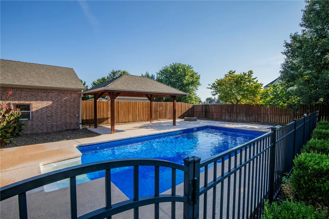 Elm Springs, Arkansas 72762, United States, 4 Bedrooms Bedrooms, ,4 BathroomsBathrooms,Residential,Active,205045