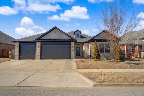 Photo of 615 N Phoenix Road, Fayetteville, AR 72704 (MLS # 1337722)