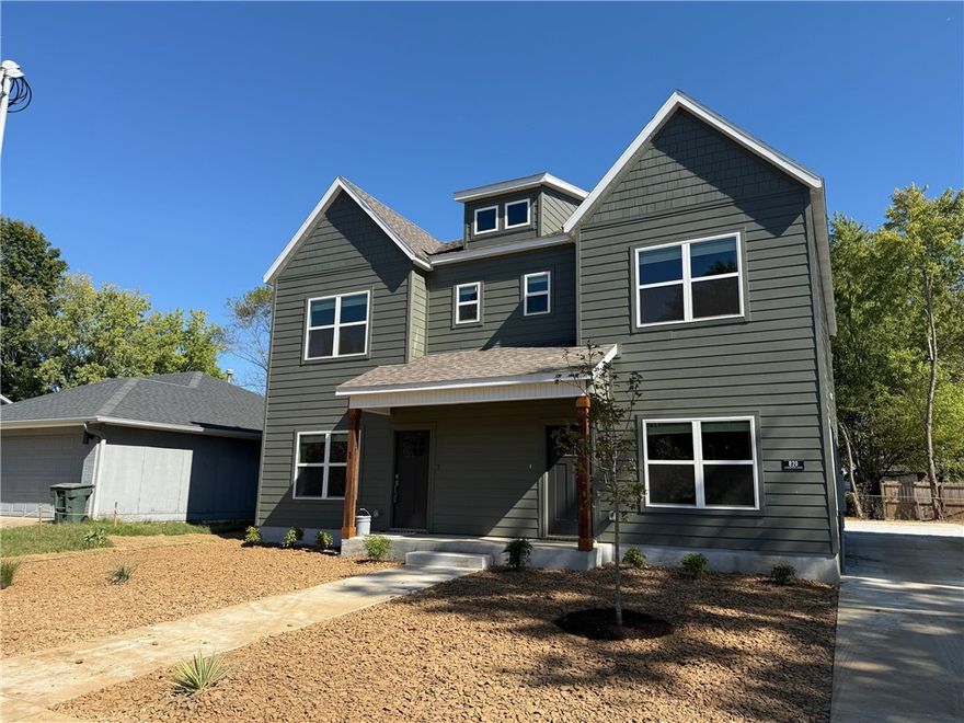 Nice new construction townhomes in Fayetteville. Home features 3 bedrooms 2,5 bathrooms, wood floors throughout, SS appliances, covered back porch, all appliances, ceiling fans in bedrooms, master bedroom complete with tile shower in master bath, and much more. Come take a look, won't last long.