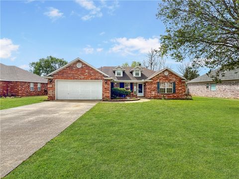 Photo of 1875 Lancaster Drive, Springdale, AR 72762 (MLS # 1341457)