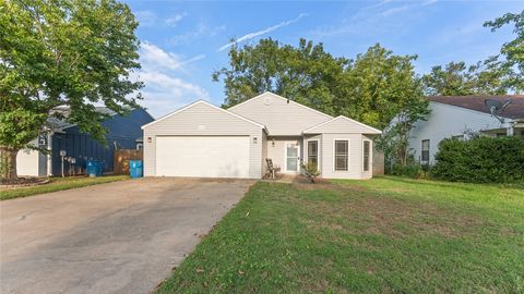 Photo of 1210 Spring Street, Bentonville, AR 72712 (MLS # 1331787)