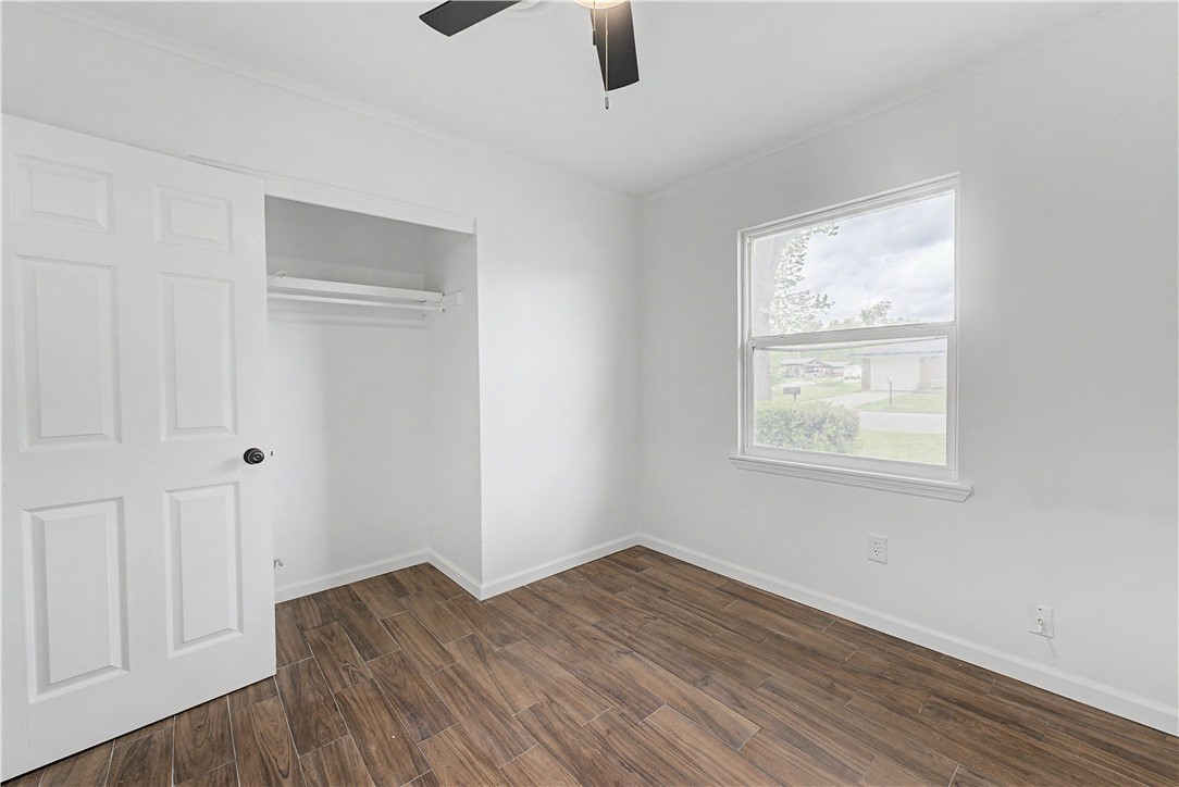 Dixieland Village 1st Add Rogers - Residential