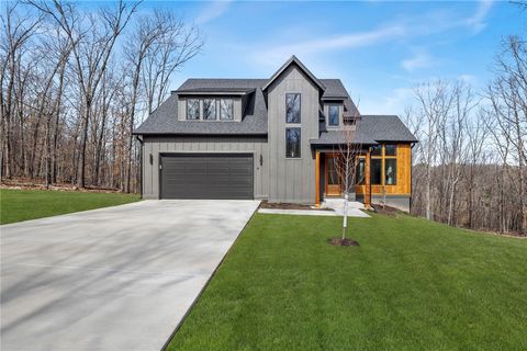 Photo of 6 Kinloch Drive, Bella Vista, AR 72715 (MLS # 1336789)