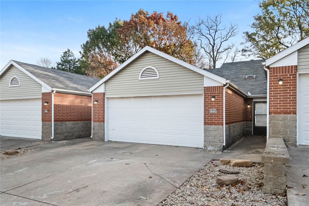 Royal Oaks Estates - Residential Lease