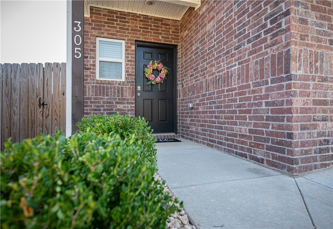 305 Poppy Street - Photo 2