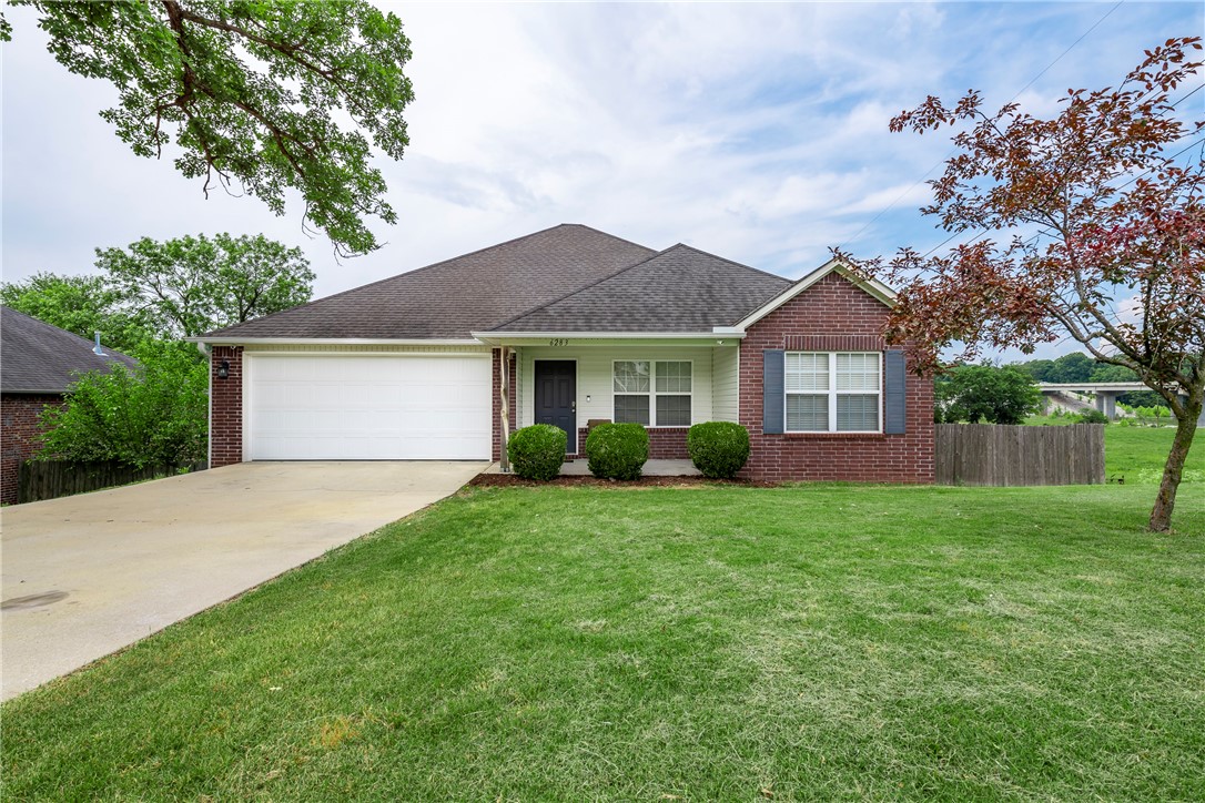 Location location location! This is as convenient as it gets! 1-15 minutes to Rogers/Bentonville and 15-20 to Fayetteville/Springdale. 5-10 to Lowell. Well maintained home with a great deck overlooking Spring Creek for sipping morning coffee or a glass of wine in the evening. Nice split floor plan. This is such a great affordable home in a small quiet neighborhood. Don't let this one get away!