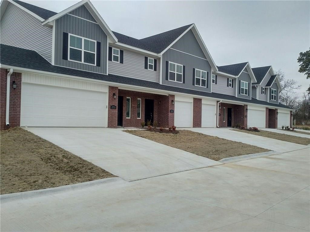 Executive Rentals in Northwest Arkansas! Features 3 bedrooms, 2.5 baths, open floor plan with many upgrades. Includes stainless appliances, carpet and tile flooring, pantry and large master bath. 2 car garage. Back patio for entertaining. Close to shopping, dining and entertainment.