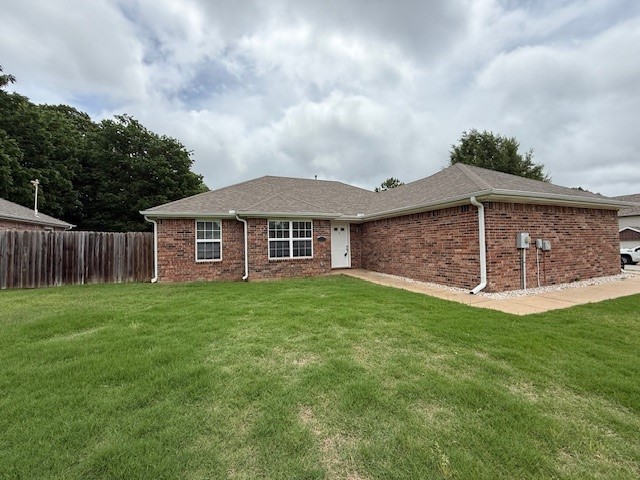 Very clean home for lease in Fayetteville! This 3 bedroom 2 bath home features formal dining room, spacious living room, large corner lot, lots of natural light, oversized 2 car garage and minutes to I49 and the UofA! Ready to move in, come see it today.