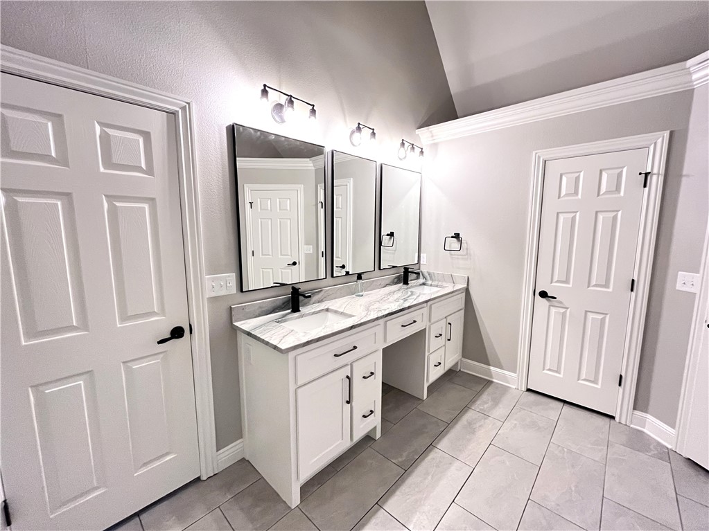 Ridgecrest Meadows Ph 4 Rogers - Residential Lease