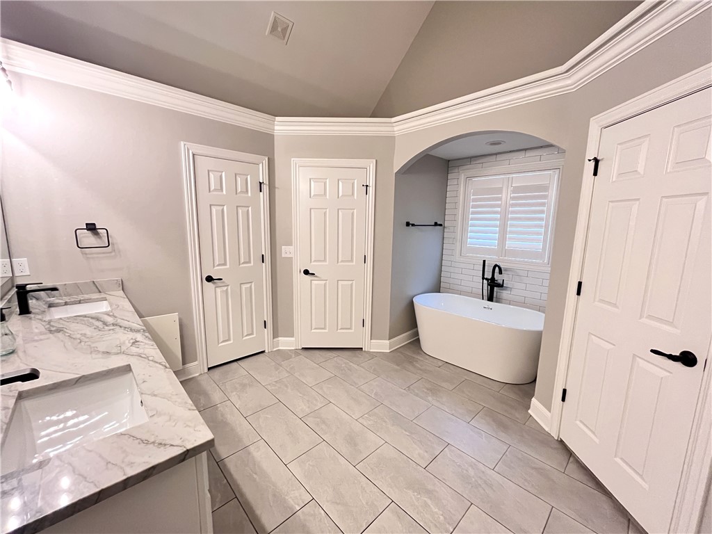 Ridgecrest Meadows Ph 4 Rogers - Residential Lease