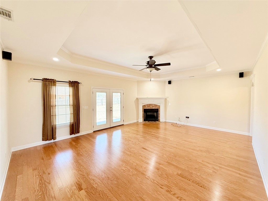 COVE LANDING PHASE VI - Residential