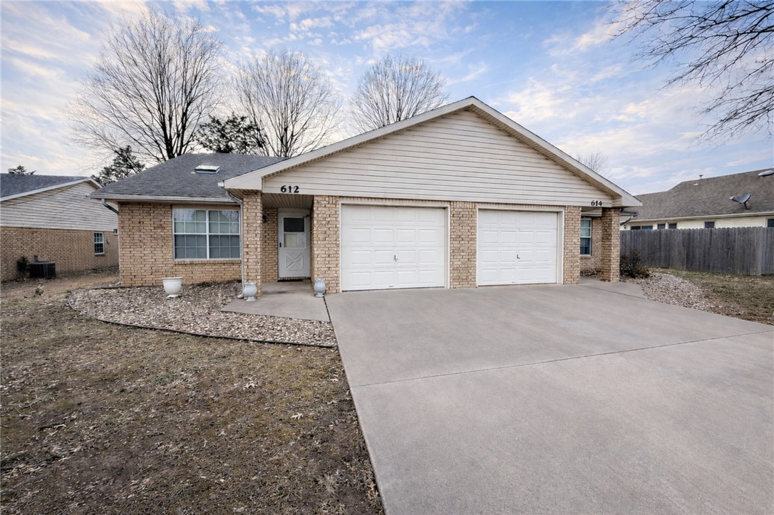 Sundance Acres Ph 3 Rogers - Residential